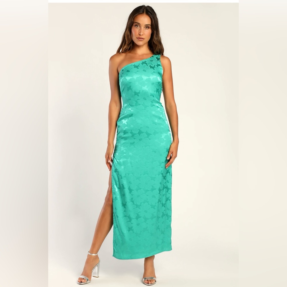 LuLu’s wedding guest dress. You will be guaranteed to get compliments!